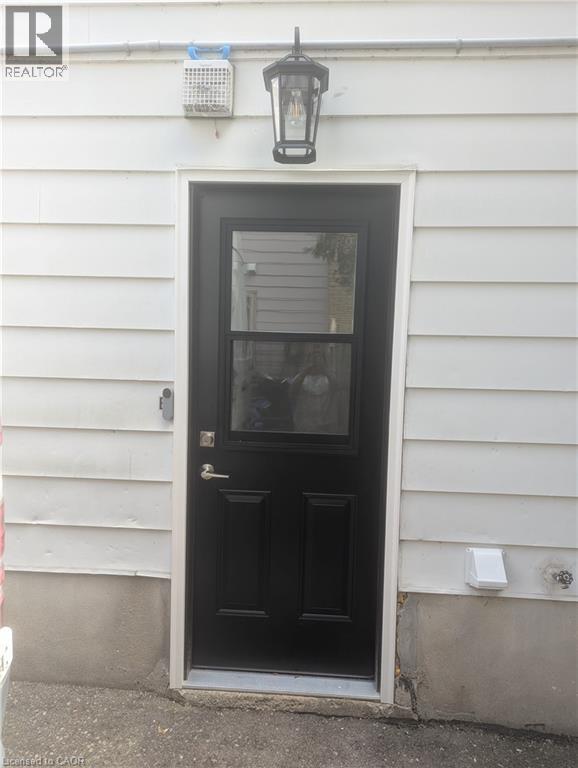 Photo 2 of 558 Strasburg Road Unit B, Kitchener ON