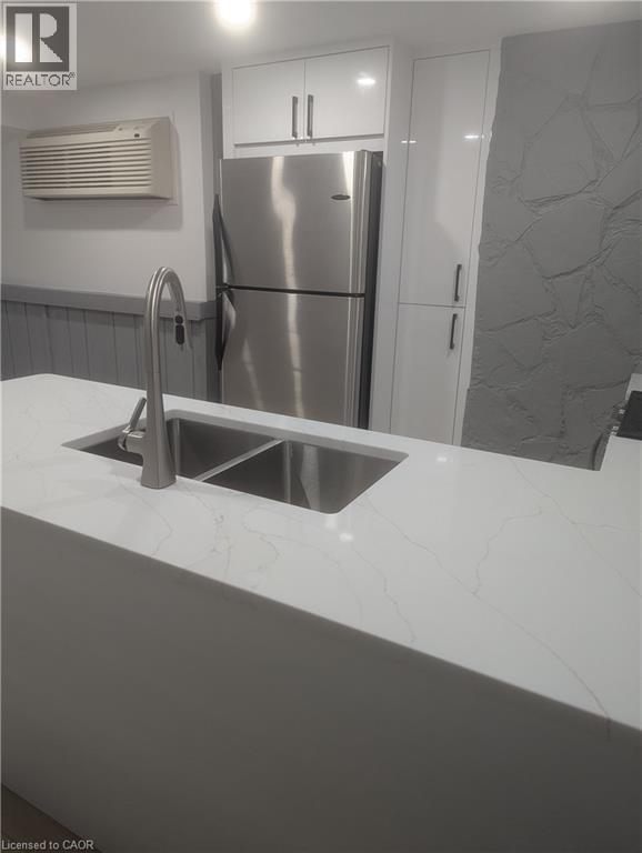 Photo 5 of 558 Strasburg Road Unit B, Kitchener ON