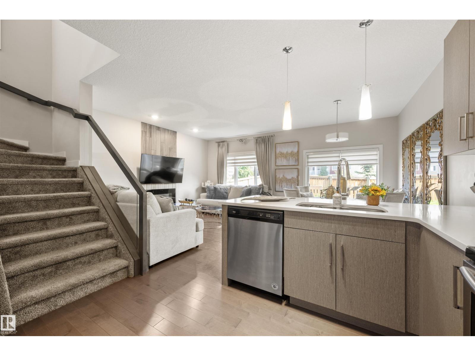 Photo 11 of 6014 171 Av Nw, Edmonton AB
