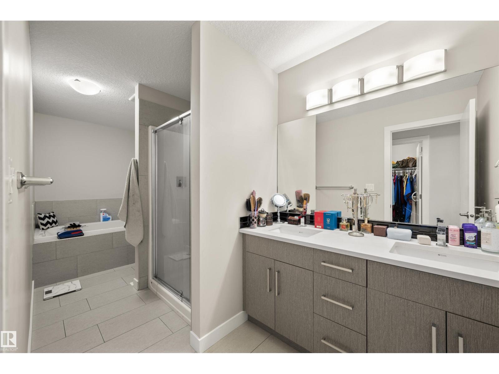 Photo 18 of 6014 171 Av Nw, Edmonton AB