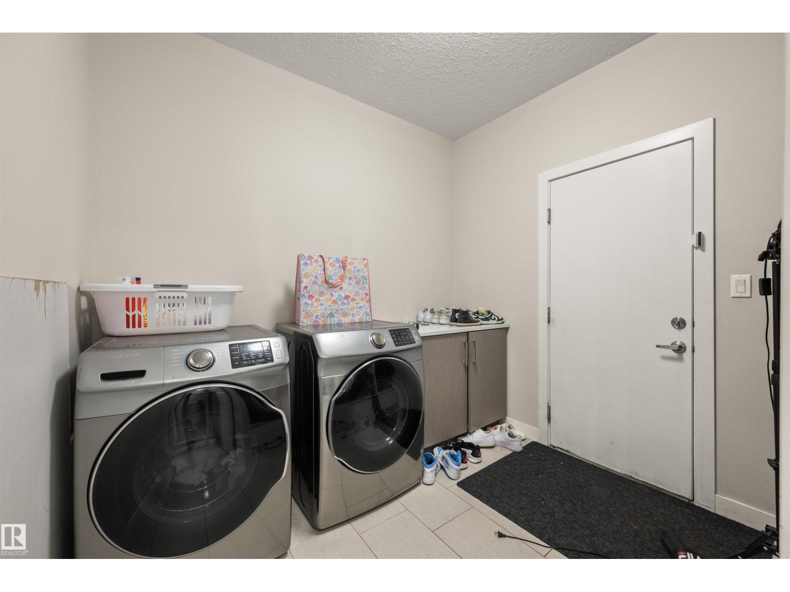 Photo 23 of 6014 171 Av Nw, Edmonton AB