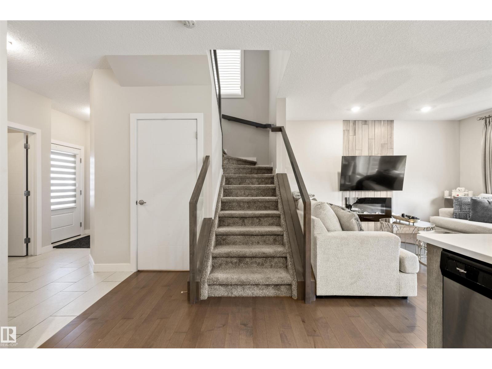 Photo 3 of 6014 171 Av Nw, Edmonton AB