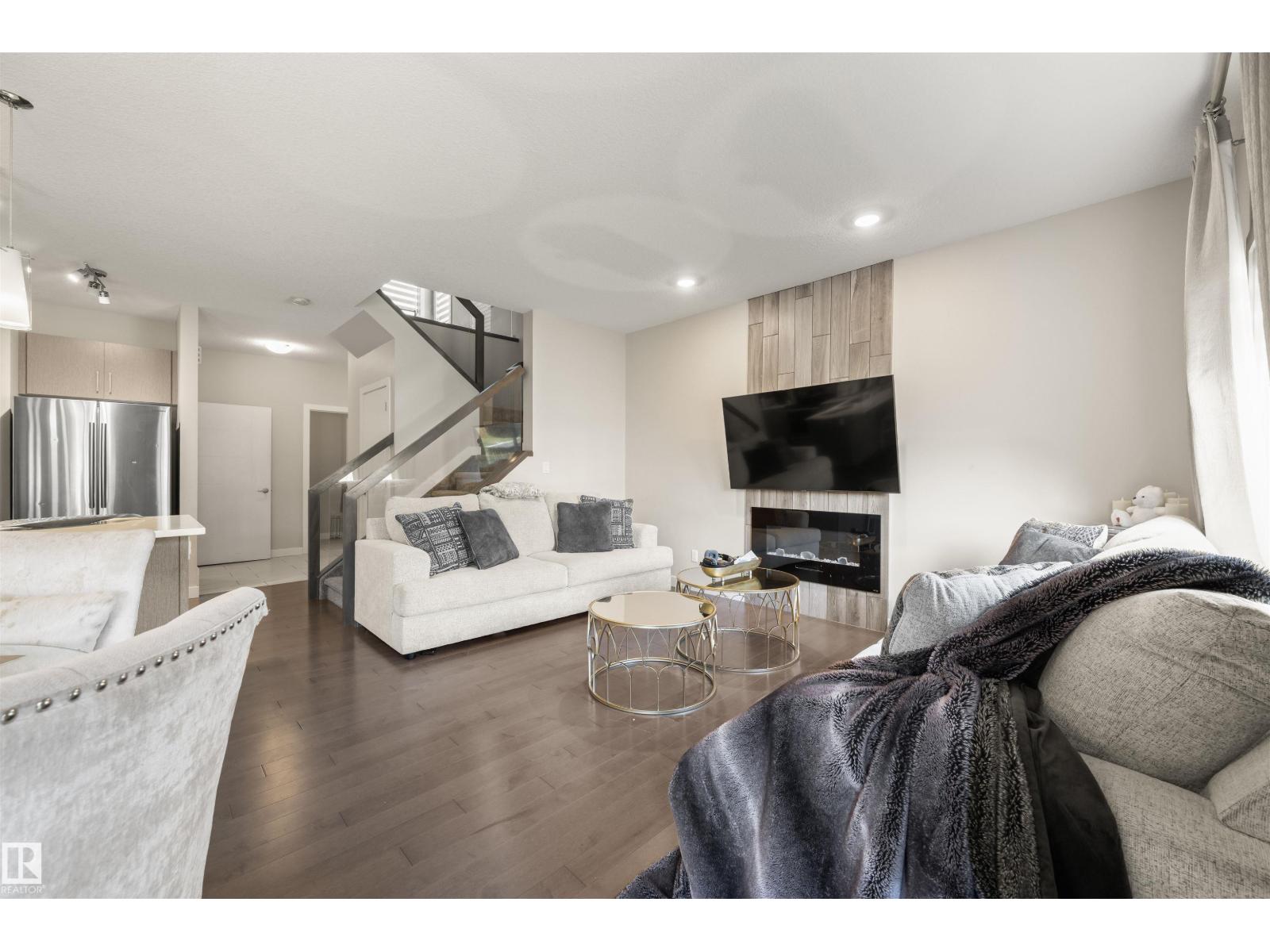 Photo 5 of 6014 171 Av Nw, Edmonton AB
