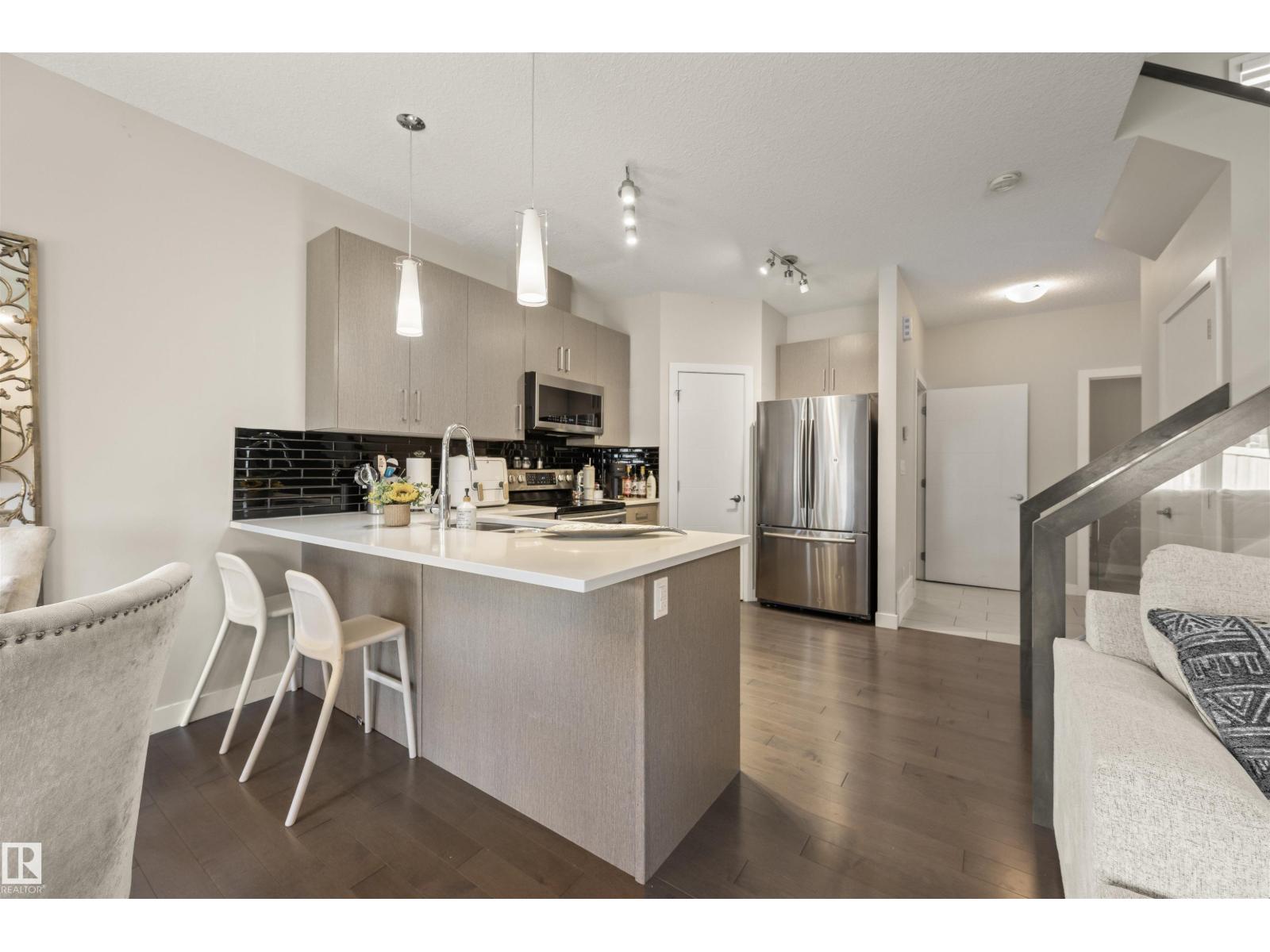 Photo 8 of 6014 171 Av Nw, Edmonton AB