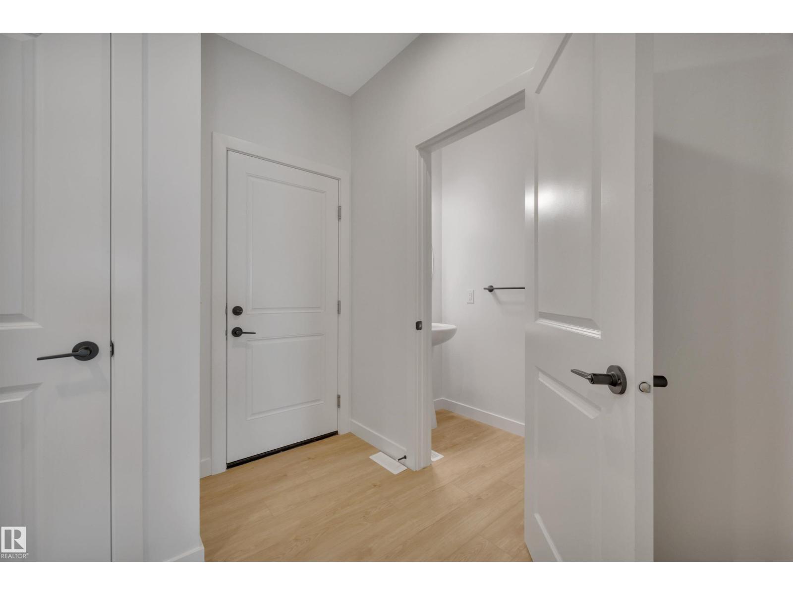 Photo 11 of 51 Ashbury Cr, Spruce Grove AB