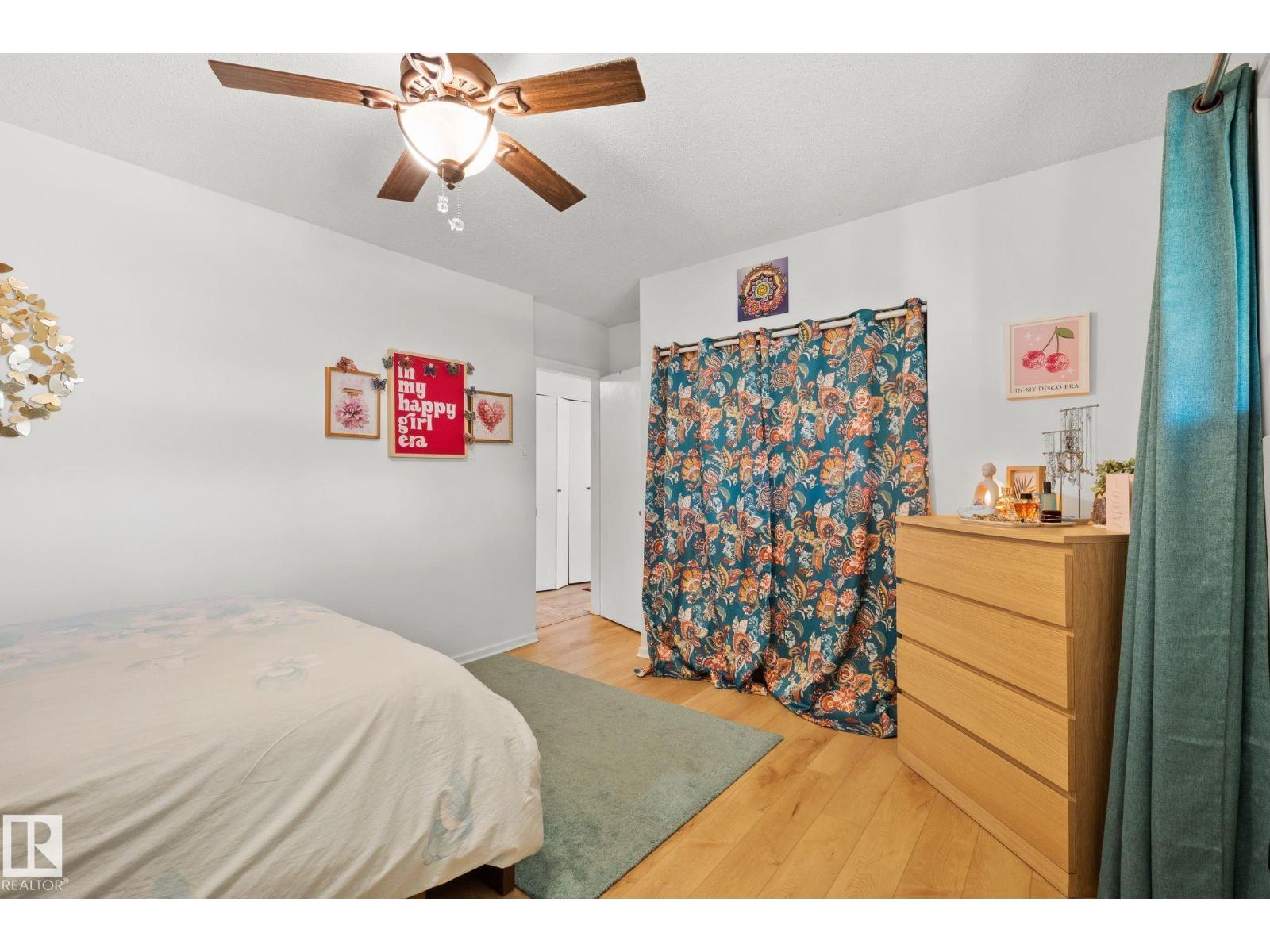Photo 17 of 12107 53 St Nw, Edmonton AB