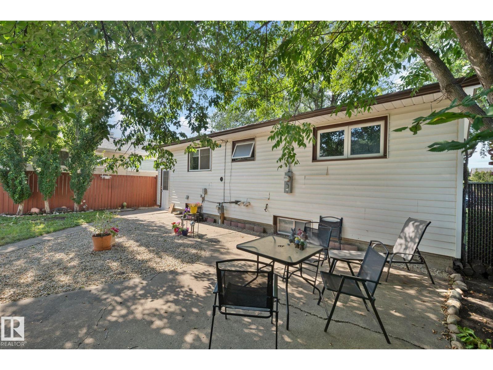 Photo 33 of 12107 53 St Nw, Edmonton AB
