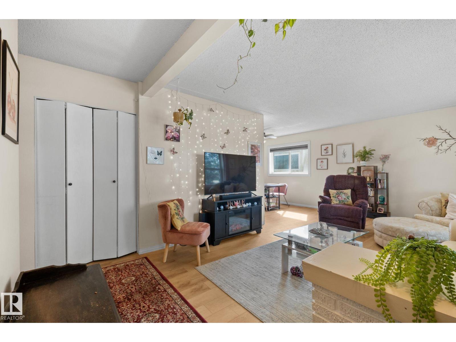 Photo 6 of 12107 53 St Nw, Edmonton AB
