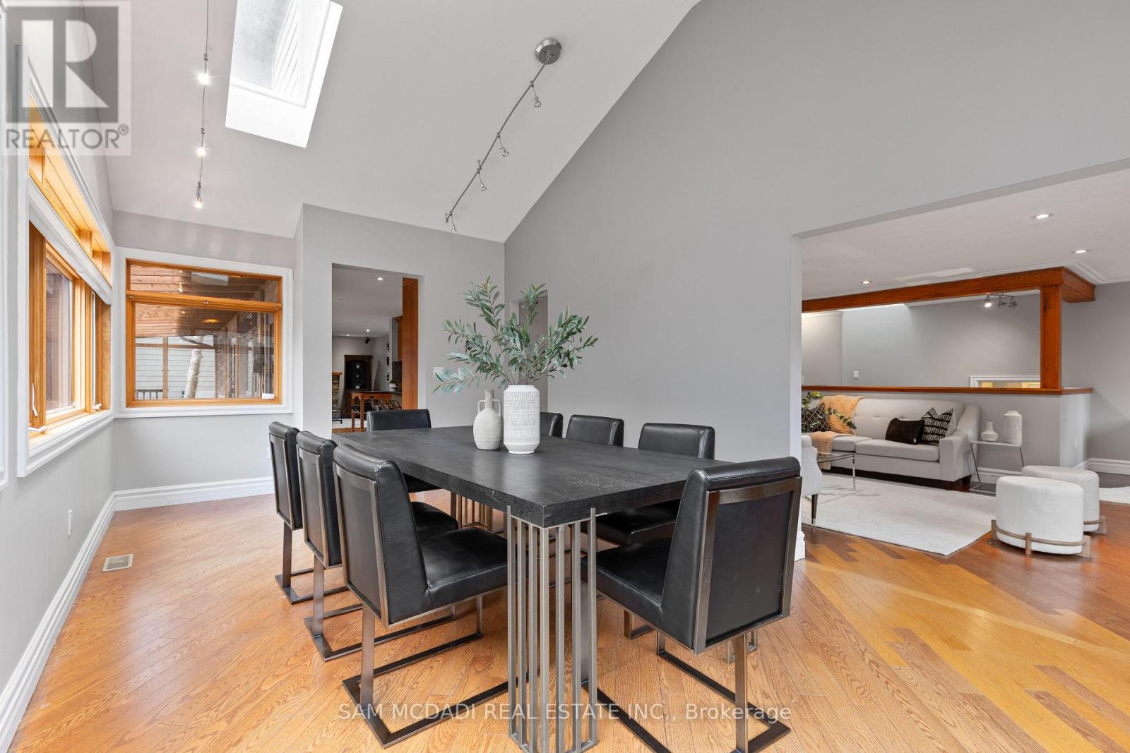 Photo 10 of 690 Meadow Wood Road, Mississauga ON