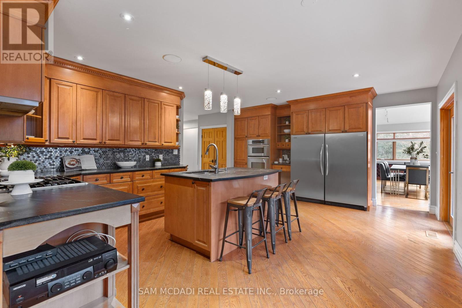 Photo 12 of 690 Meadow Wood Road, Mississauga ON