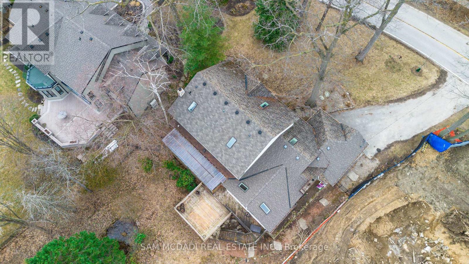 Photo 37 of 690 Meadow Wood Road, Mississauga ON