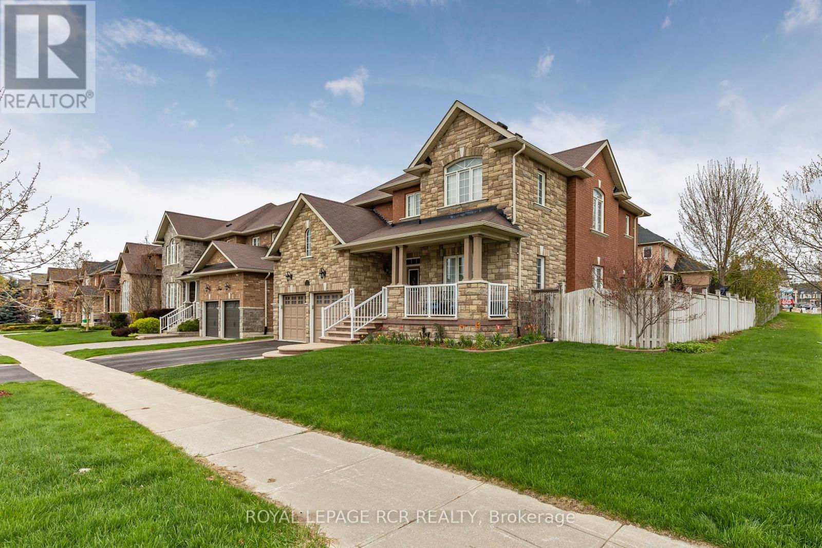 Photo 2 of 2 Littlebrook Lane, Caledon ON