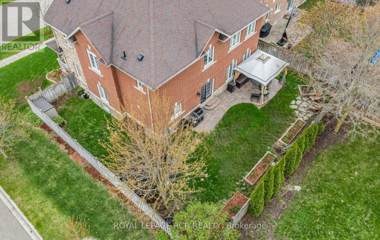 Photo 31 of 2 Littlebrook Lane, Caledon ON