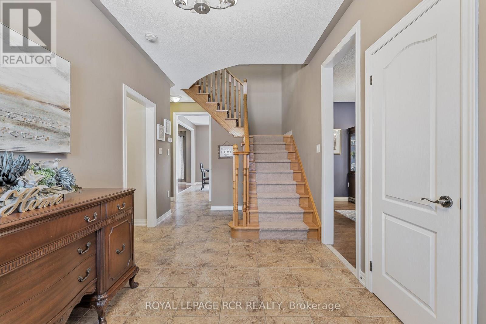 Photo 6 of 2 Littlebrook Lane, Caledon ON
