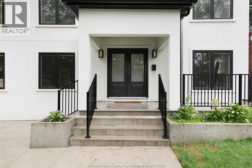 Photo 3 of 2440 Todd Lane, Lasalle ON