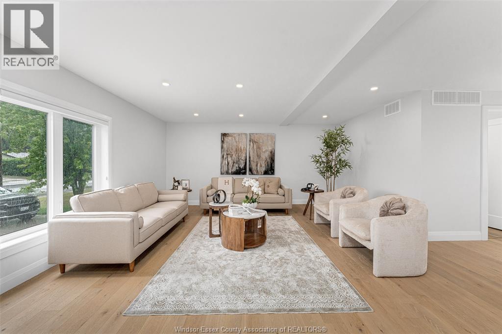 Photo 5 of 2440 Todd Lane, Lasalle ON