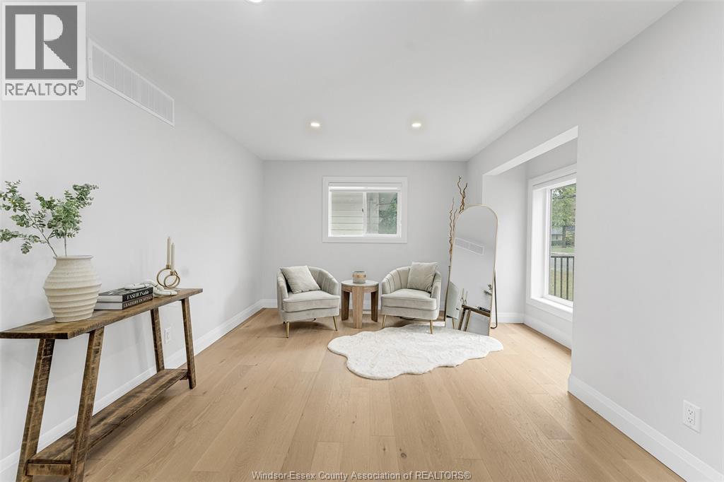 Photo 9 of 2440 Todd Lane, Lasalle ON