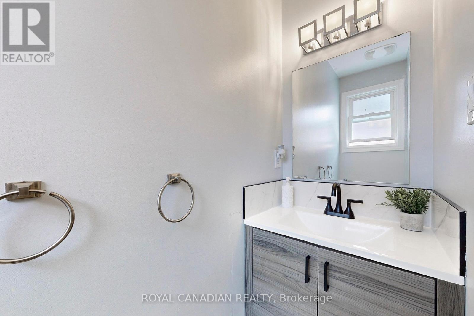 Photo 15 of 18 Millpond Place, Hamilton ON