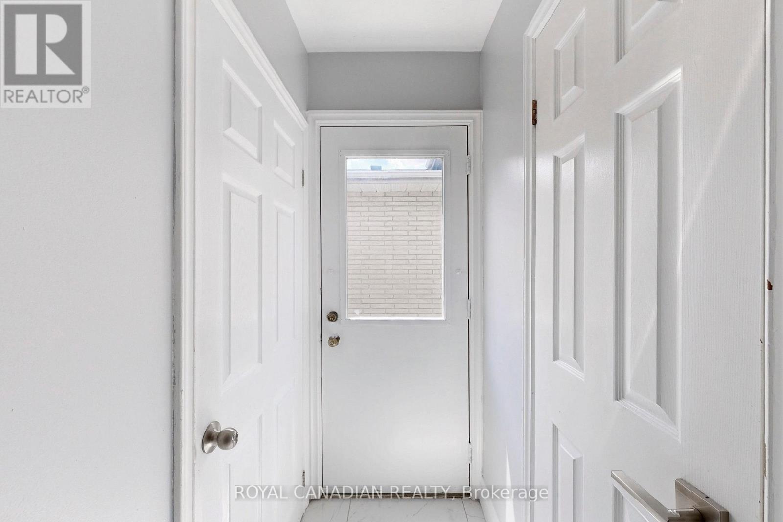 Photo 16 of 18 Millpond Place, Hamilton ON