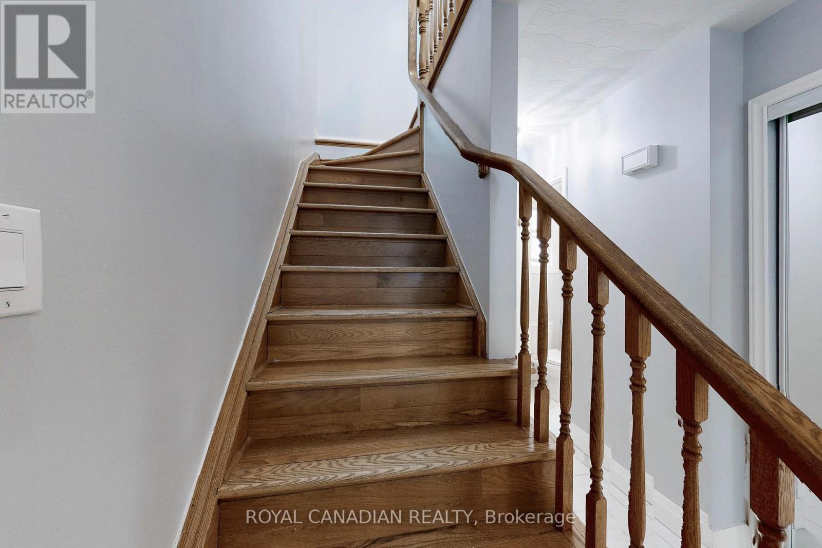 Photo 17 of 18 Millpond Place, Hamilton ON