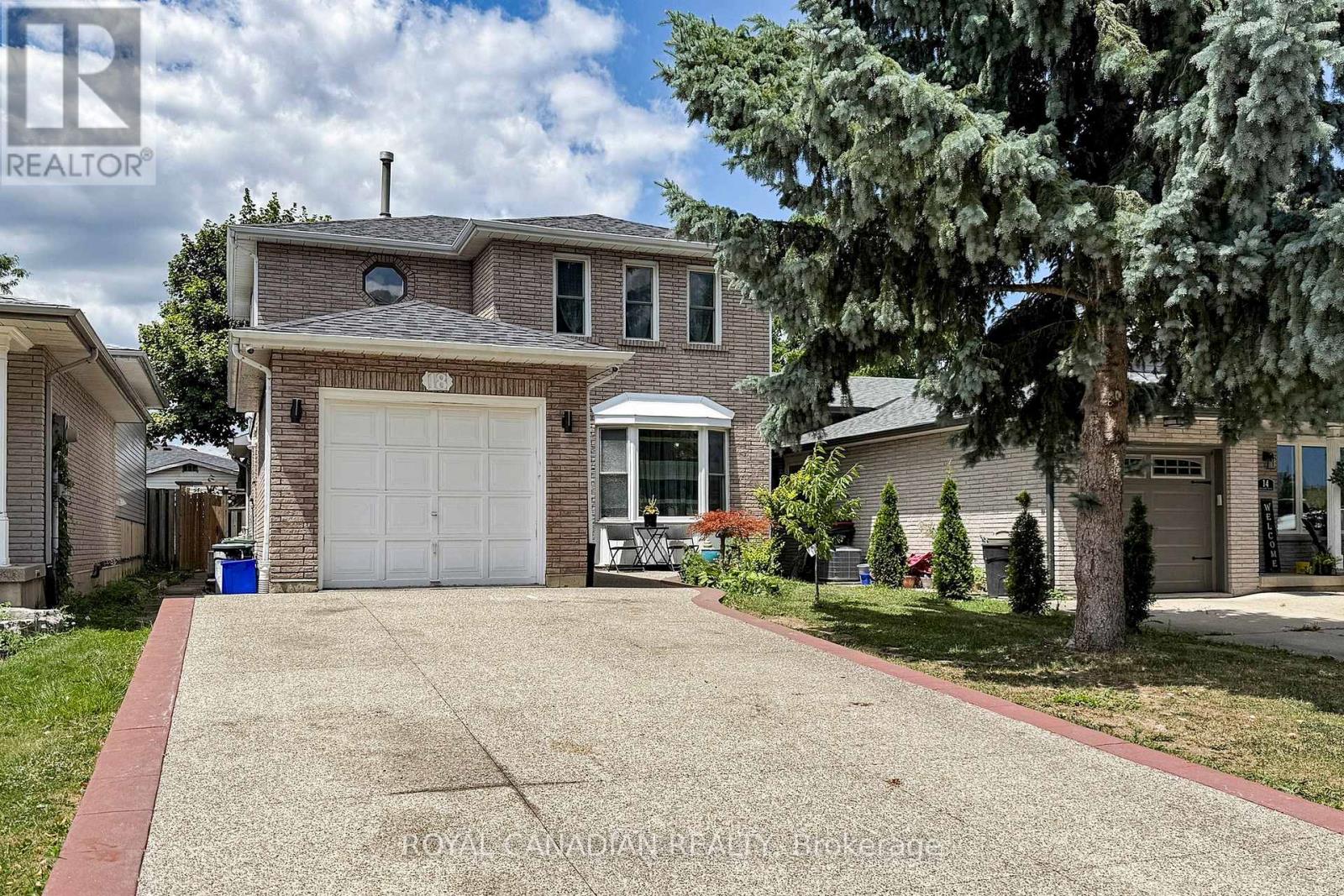 Photo 2 of 18 Millpond Place, Hamilton ON