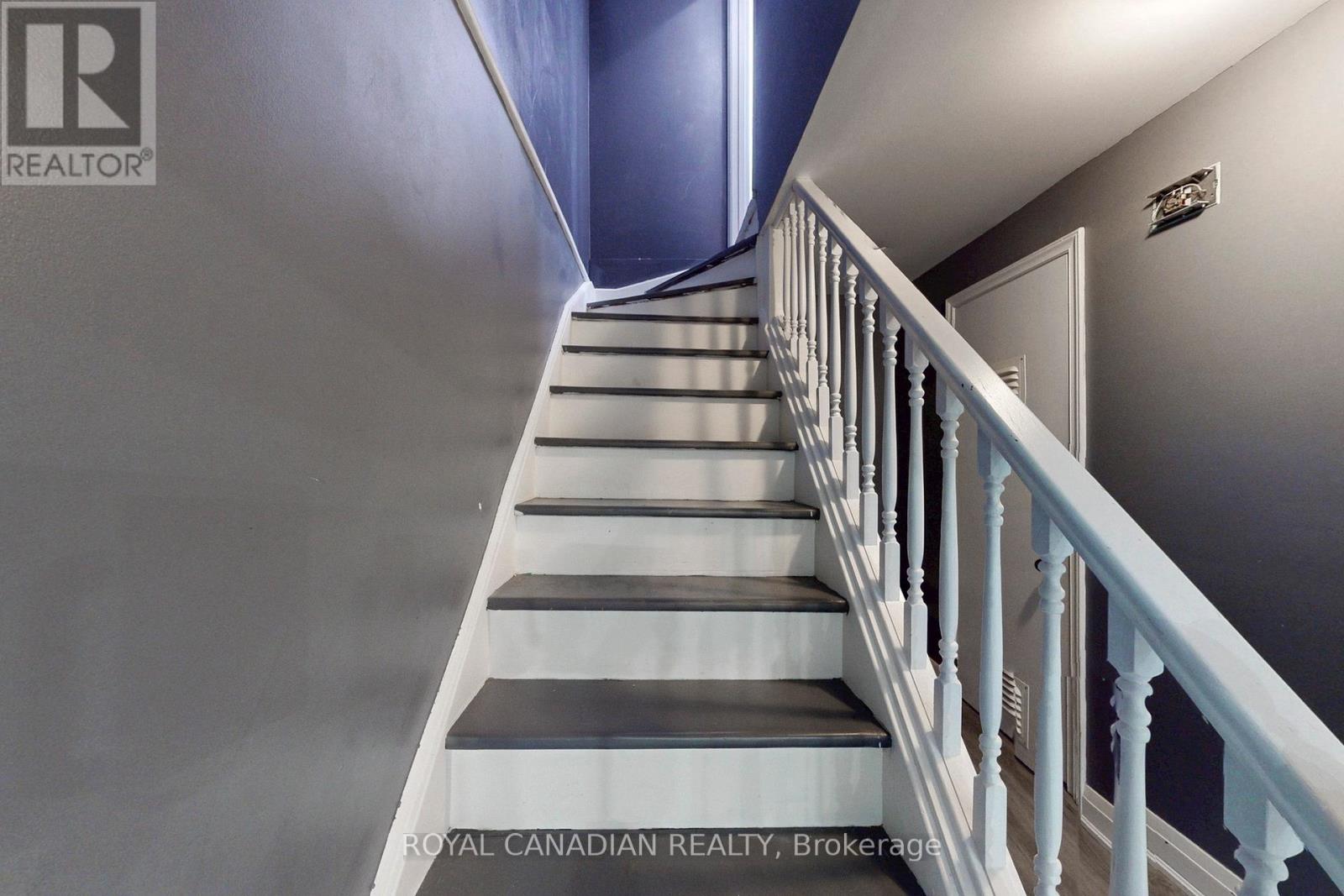 Photo 29 of 18 Millpond Place, Hamilton ON