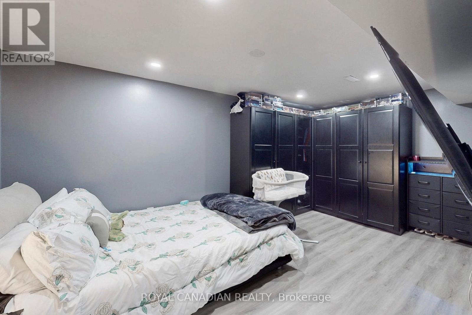 Photo 33 of 18 Millpond Place, Hamilton ON