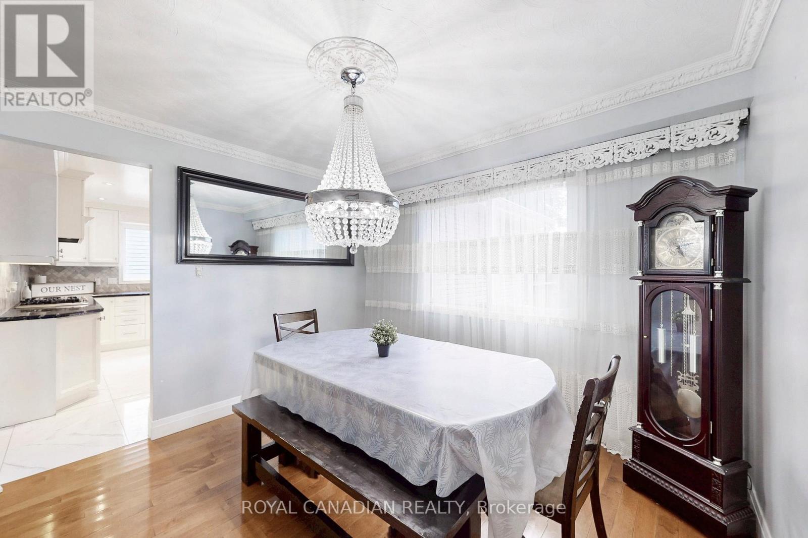 Photo 9 of 18 Millpond Place, Hamilton ON