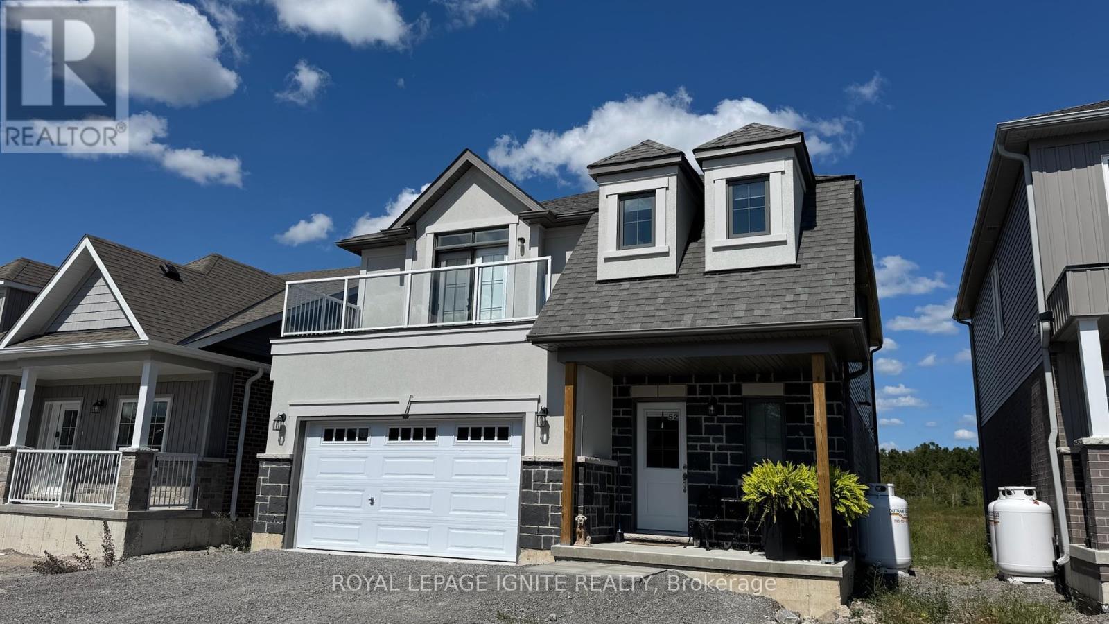 Photo 2 of 52 Hillcroft Way, Kawartha Lakes ON