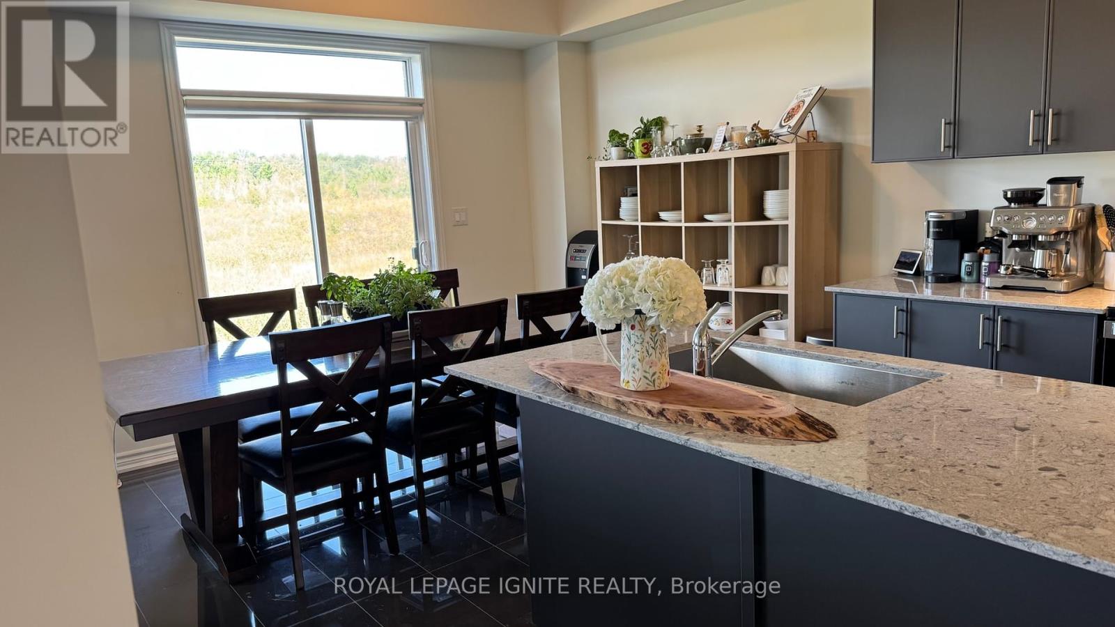 Photo 5 of 52 Hillcroft Way, Kawartha Lakes ON