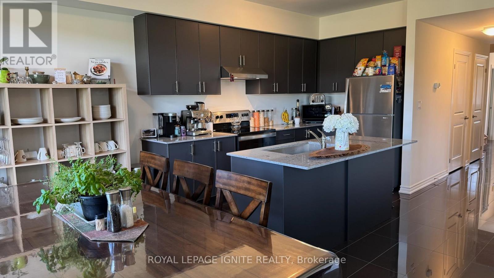Photo 6 of 52 Hillcroft Way, Kawartha Lakes ON