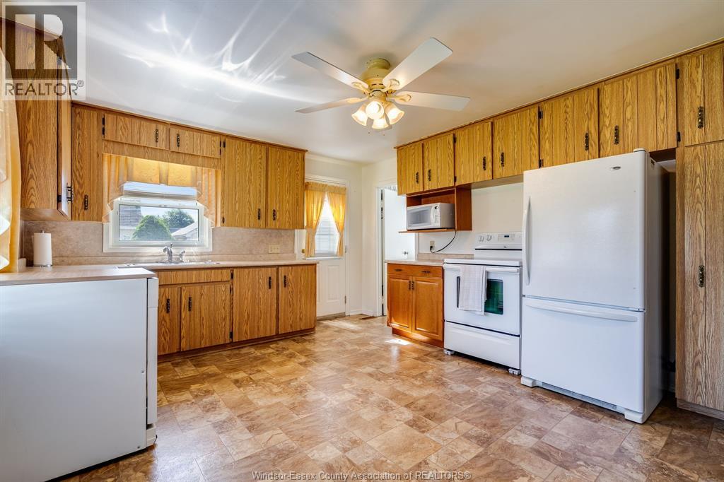 Photo 8 of 379 County Rd 34 West, Kingsville ON
