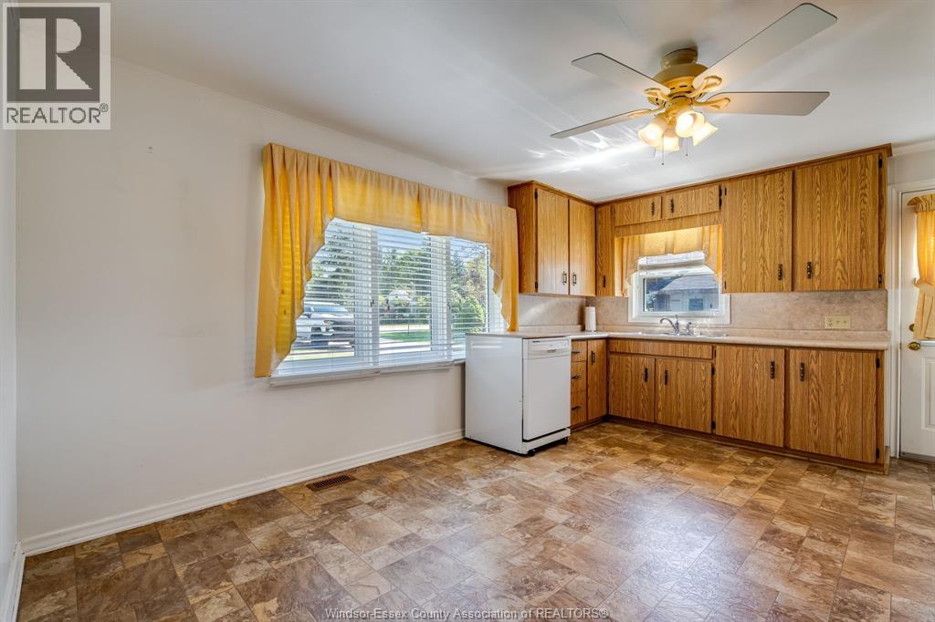 Photo 5 of 379 County Rd 34 West, Kingsville ON