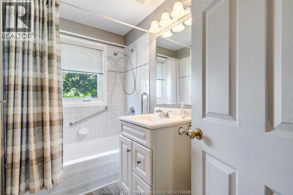 Photo 13 of 379 County Rd 34 West, Kingsville ON