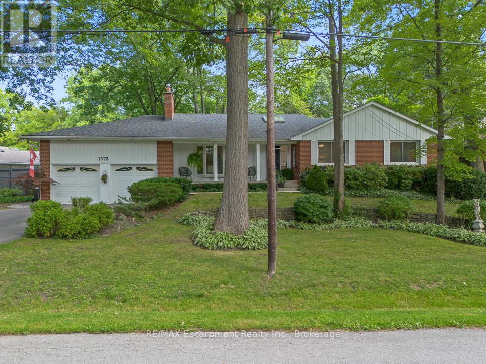 Photo 1 of 1373 Queen Victoria Avenue, Mississauga ON