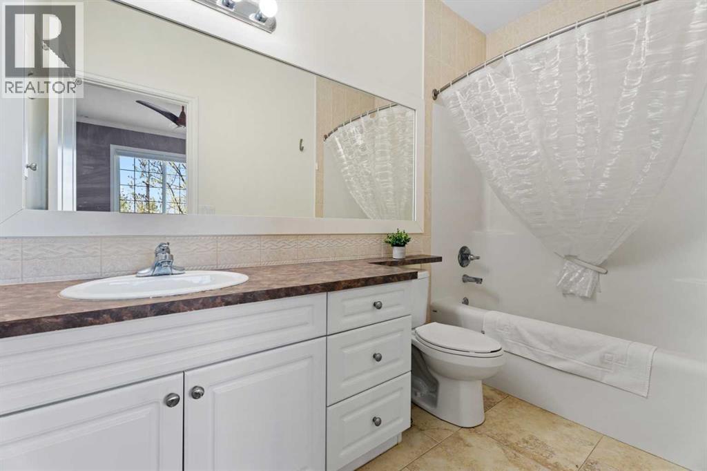 Photo 22 of 303 29 N Railway Street, Okotoks AB