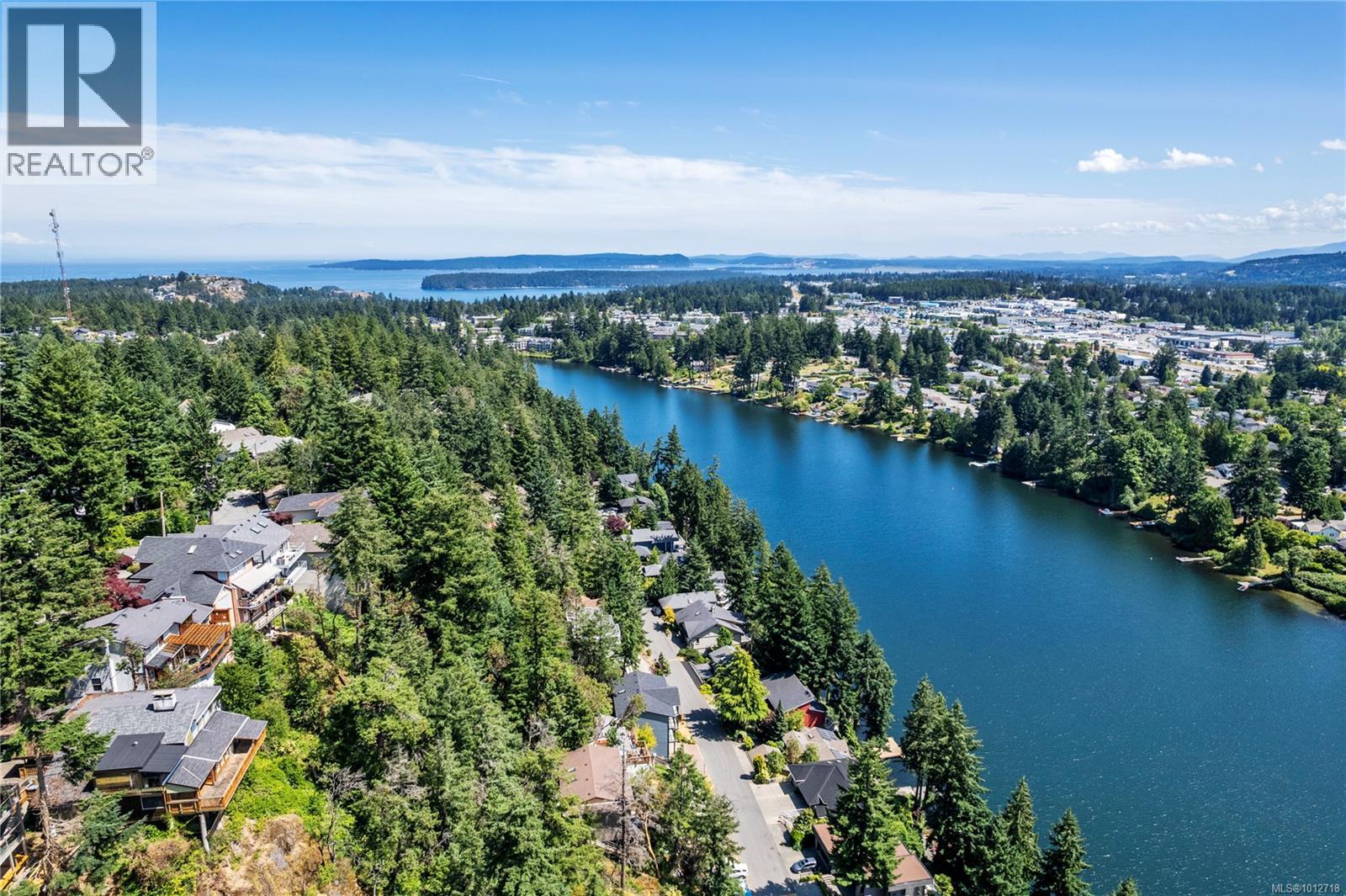 Photo 9 of 271 Woodhaven Dr, Nanaimo BC