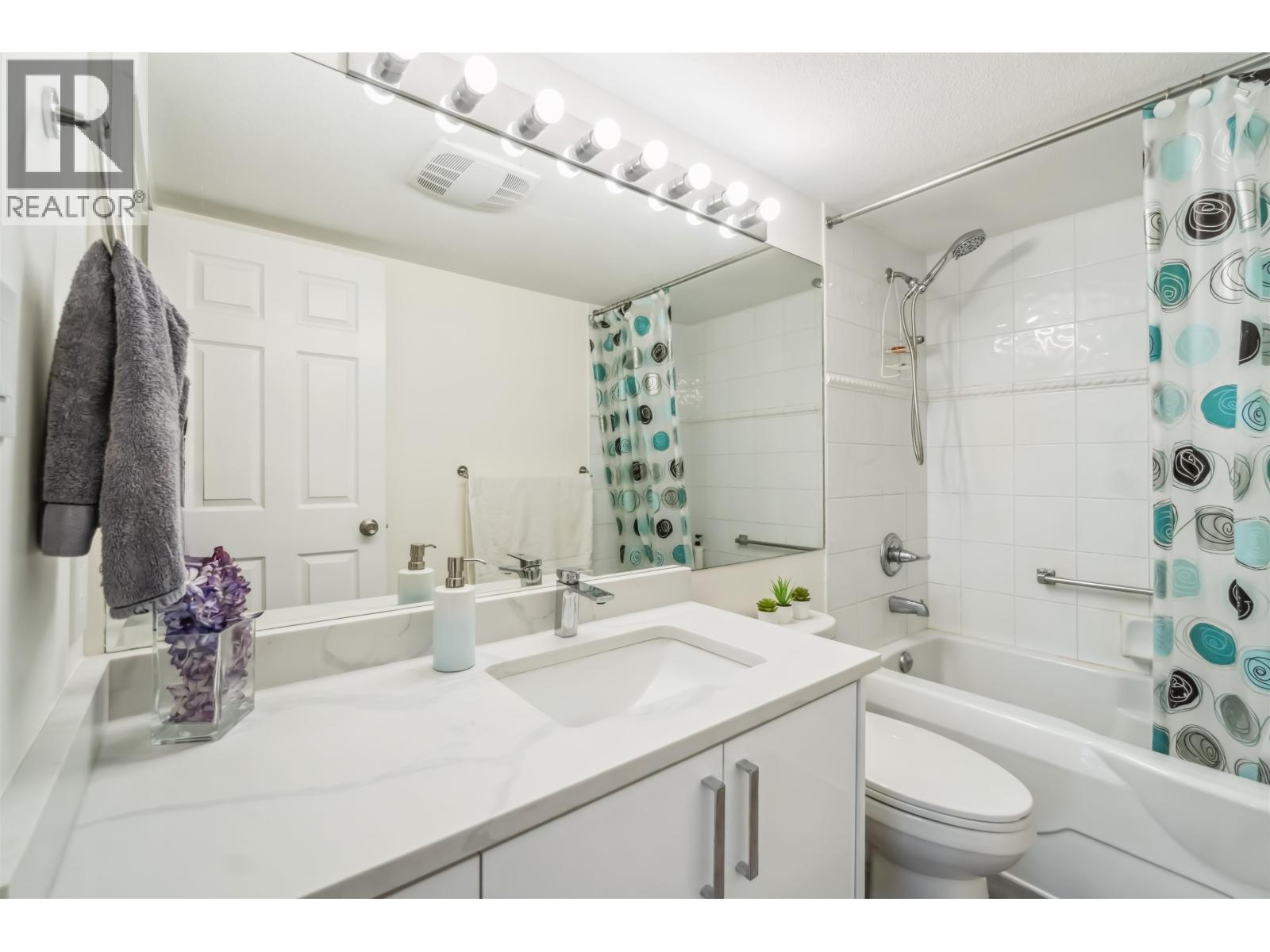 Photo 26 of 311 1428 Parkway Boulevard, Coquitlam BC