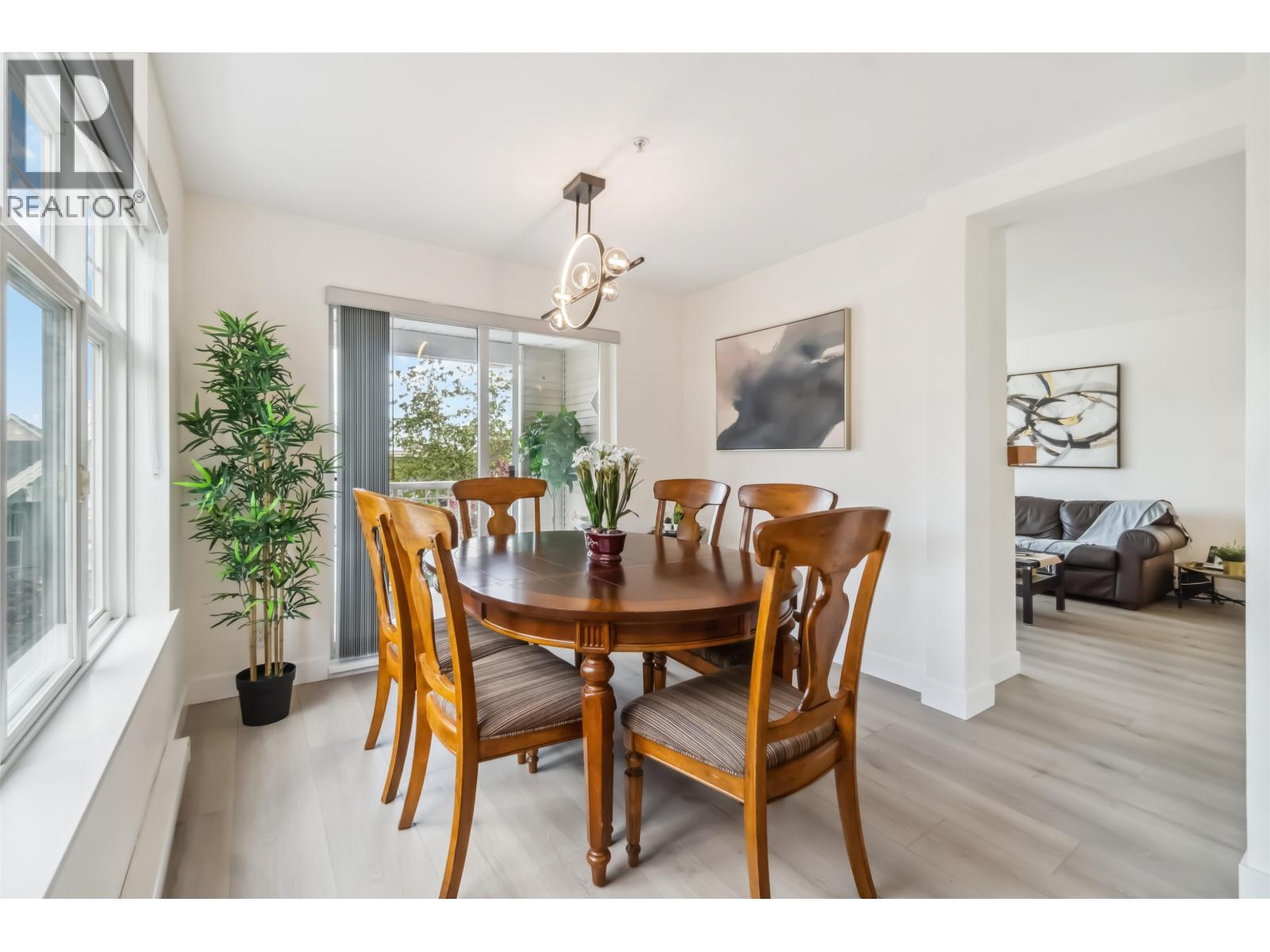 Photo 16 of 311 1428 Parkway Boulevard, Coquitlam BC
