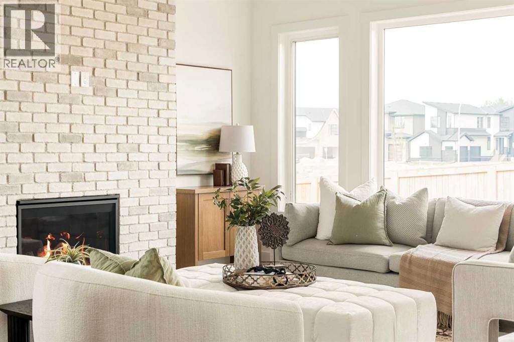 Photo 7 of 42 Rockcliff Heights Nw, Calgary AB