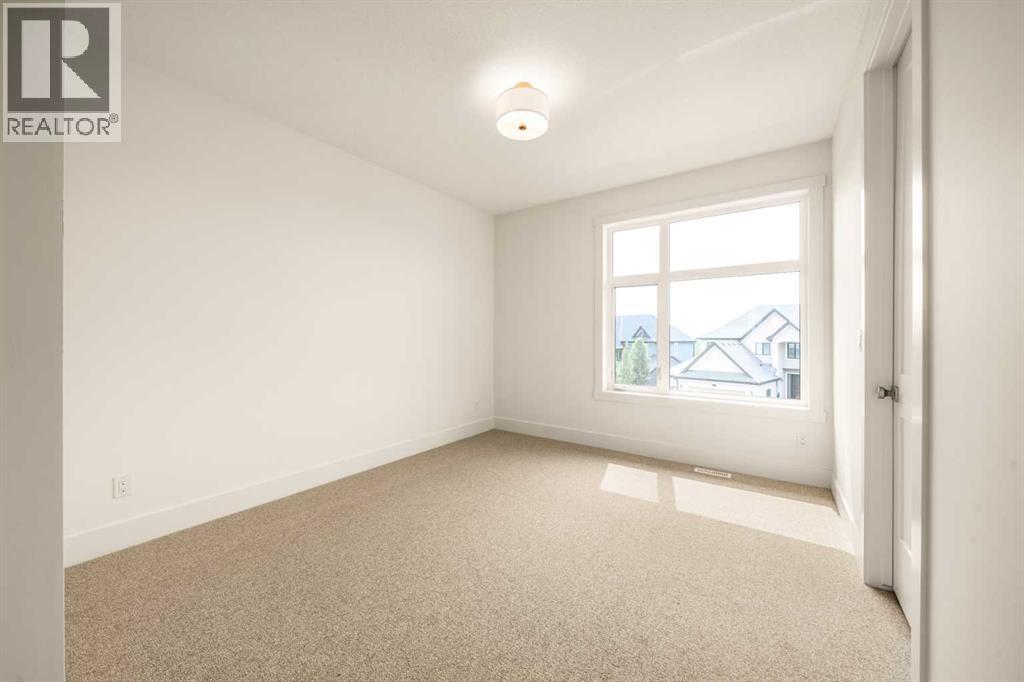 Photo 31 of 42 Rockcliff Heights Nw, Calgary AB