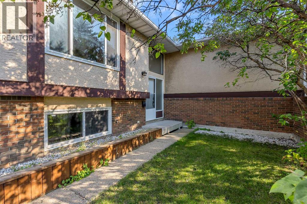Photo 24 of 105 Fonda Court Se, Calgary AB