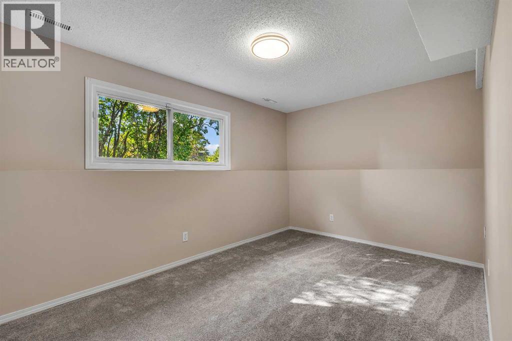 Photo 13 of 105 Fonda Court Se, Calgary AB