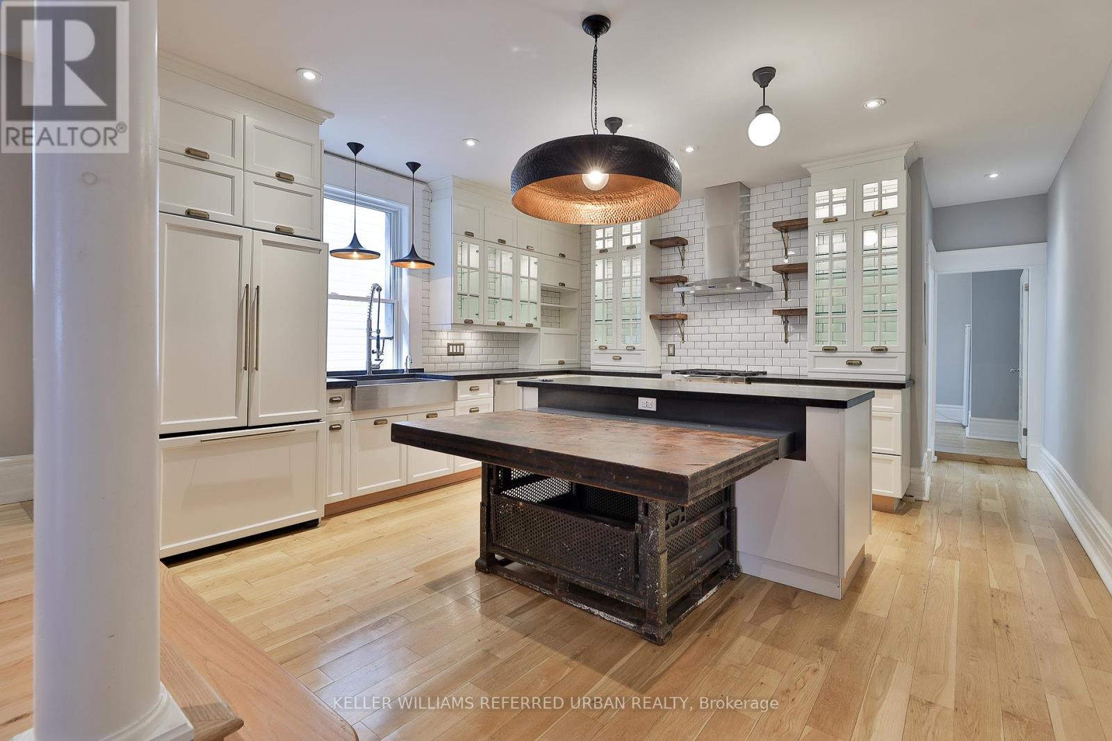 Photo 10 of 234 Seaton Street, Toronto ON