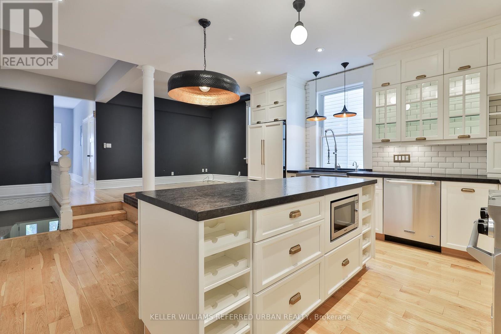 Photo 11 of 234 Seaton Street, Toronto ON