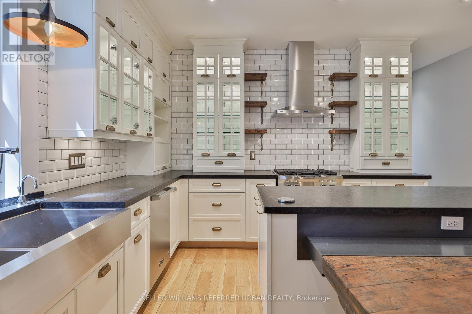 Photo 13 of 234 Seaton Street, Toronto ON