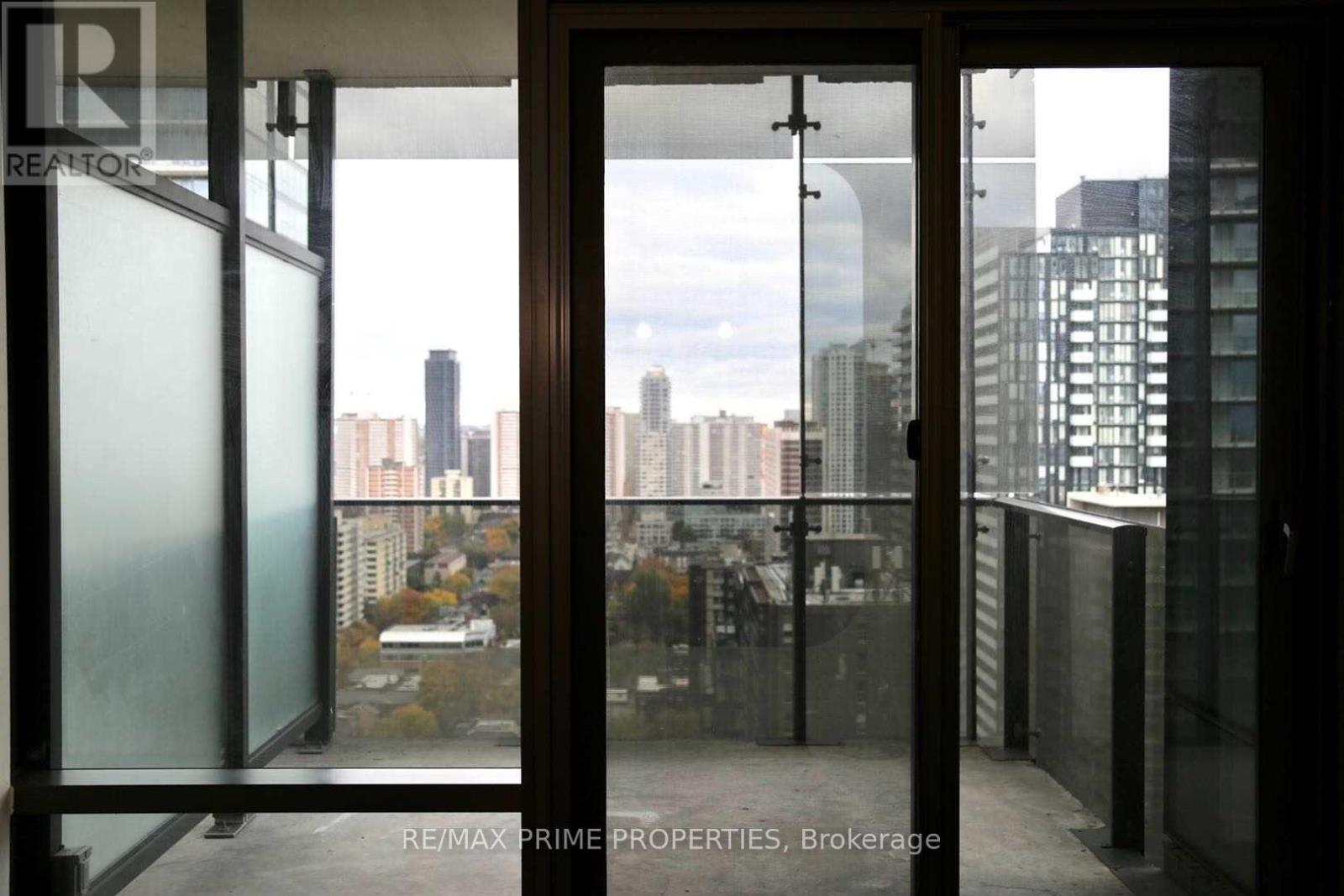 Photo 6 of 2501 5 St Joseph Street, Toronto ON