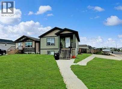 Photo 1 of A 11201 98 Street, Clairmont AB