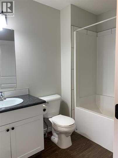 Photo 10 of A 11201 98 Street, Clairmont AB