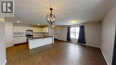 Photo 5 of A 11201 98 Street, Clairmont AB